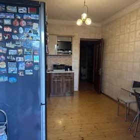 In Binəqədi rayonu 200.0 m² house with 5.0 rooms is for sale - Image 4
