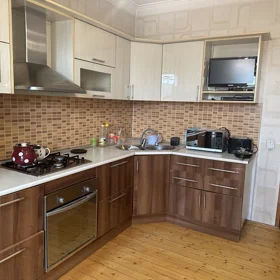 In Binəqədi rayonu 200.0 m² house with 5.0 rooms is for sale - Image 5