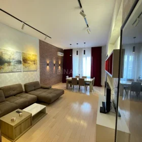 In Baku 110.0 m² apartment is for rent - Image 3