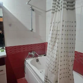 In Baku 90.0 m² apartment is for rent - Image 2