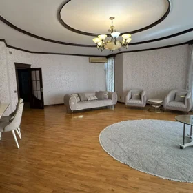 In Baku 240.0 m² apartment is for rent - Image 5