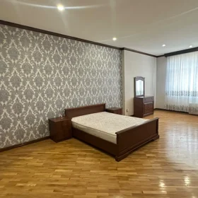 In Baku 240.0 m² apartment is for rent - Image 8