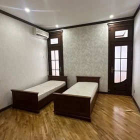 In Baku 240.0 m² apartment is for rent - Image 10