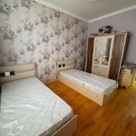 In Baku 110.0 m² apartment is for rent - Image 2