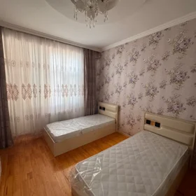 In Baku 110.0 m² apartment is for rent - Image 10