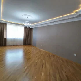 In Baku 110.0 m² apartment is for sale - Image 3