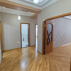 In Baku 110.0 m² apartment is for sale - Image 4