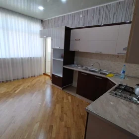 In Baku 110.0 m² apartment is for sale - Image 9