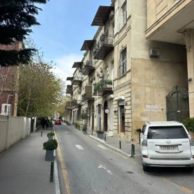 In Baku 65.0 m² apartment is for rent - Image 3