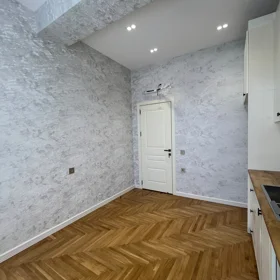 In Khirdalan 76.0 m² apartment is for sale - Image 2
