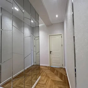 In Khirdalan 76.0 m² apartment is for sale - Image 8