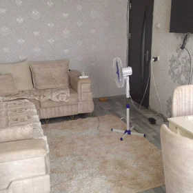 In Baku 90.0 m² apartment is for sale - Image 9