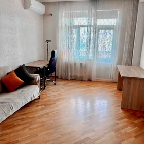 In Baku 80.0 m² apartment is for rent - Image 3