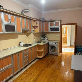 In Baku 90.0 m² apartment is for rent - Image 3