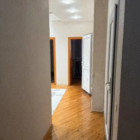 In Baku 90.0 m² apartment is for rent - Image 8