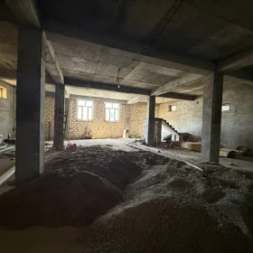 In Khirdalan 390.0 m² house with 7.0 rooms is for sale - Image 2