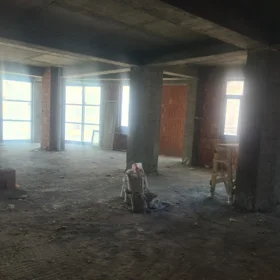 In Baku 170.0 m² apartment is for sale - Image 3