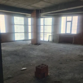 In Baku 170.0 m² apartment is for sale - Image 4
