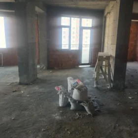 In Baku 170.0 m² apartment is for sale - Image 6