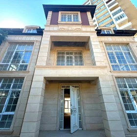 In Baku 430.0 m² house with 6.0 rooms is for sale - Image 3
