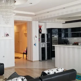 In Baku 115.0 m² apartment is for sale - Image 5