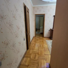 In Baku 180.0 m² apartment is for rent - Image 2