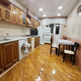 In Baku 180.0 m² apartment is for rent - Image 6