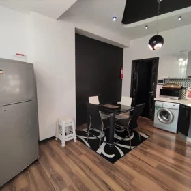 In Baku 140.0 m² apartment is for rent - Image 2