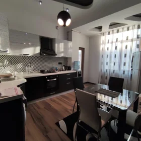 In Baku 140.0 m² apartment is for rent - Image 10