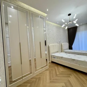 In Baku 107.0 m² apartment is for sale - Image 8