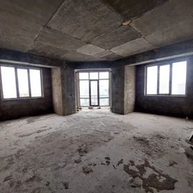 In Baku 184.0 m² apartment is for sale - Image 2