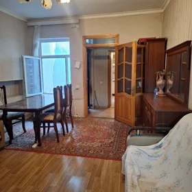 In Baku 70.0 m² house with 3.0 rooms is for rent - Image 6