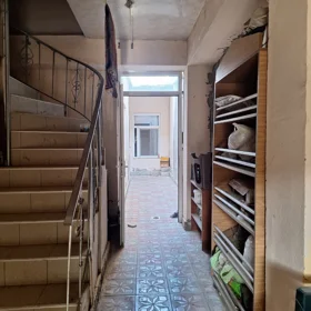 In Baku 70.0 m² house with 3.0 rooms is for rent - Image 7