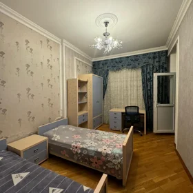 In Baku 130.0 m² apartment is for rent - Image 5