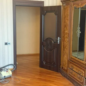 In Baku 130.0 m² apartment is for rent - Image 6