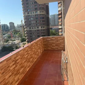 In Baku 130.0 m² apartment is for rent - Image 9