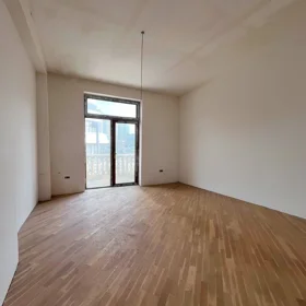 In Baku 129.0 m² apartment is for sale - Image 9