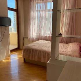 In Baku 225.0 m² apartment is for rent - Image 5