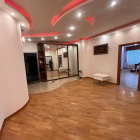 In Baku 198.0 m² apartment is for sale - Image 2