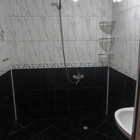 In Baku 70.0 m² apartment is for rent - Image 8