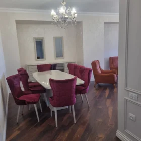 In Baku 148.0 m² apartment is for rent - Image 4