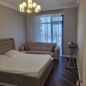 In Baku 148.0 m² apartment is for rent - Image 9