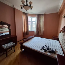 In Baku 140.0 m² apartment is for rent - Image 5
