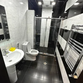 In Baku 70.0 m² apartment is for rent - Image 2