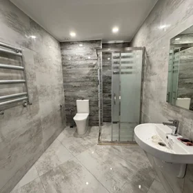 In Baku 70.0 m² apartment is for sale - Image 3