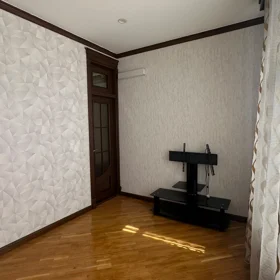 In Baku 160.0 m² apartment is for rent - Image 3