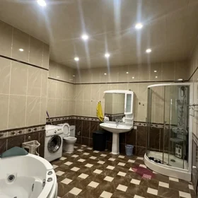 In Baku 160.0 m² apartment is for rent - Image 9