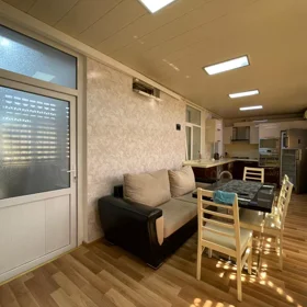 In Baku 110.0 m² apartment is for rent - Image 2