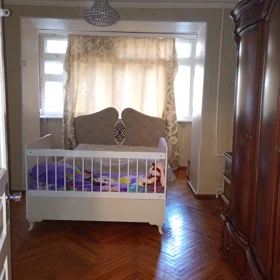 In Baku 90.0 m² apartment is for sale - Image 8