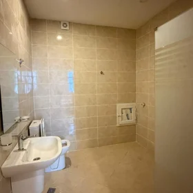 In Baku 130.0 m² apartment is for rent - Image 2